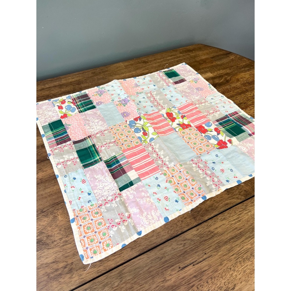 Vintage‎ quilted table topper doll quilt 20x22" polka dot backing
